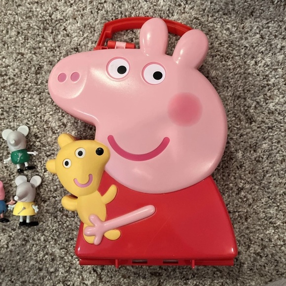 Peppa Pig Action Figure Set 9 With Carrying Case - Picture 3 of 5